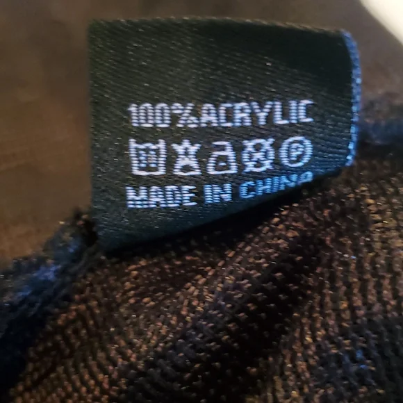 ODIVA Blsck Faux Fur Acrylic Poncho Adorned With Beautiful Faux Pearls - Picture 4 of 6